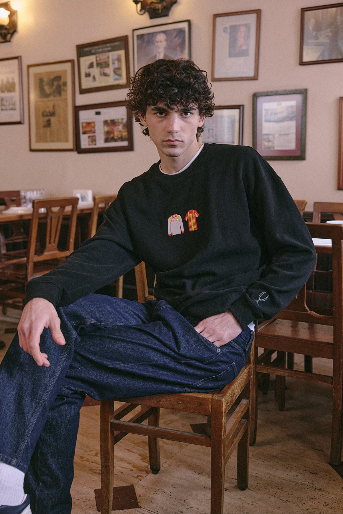 Retro Forma SuperSoft Sweatshirt - Siyah