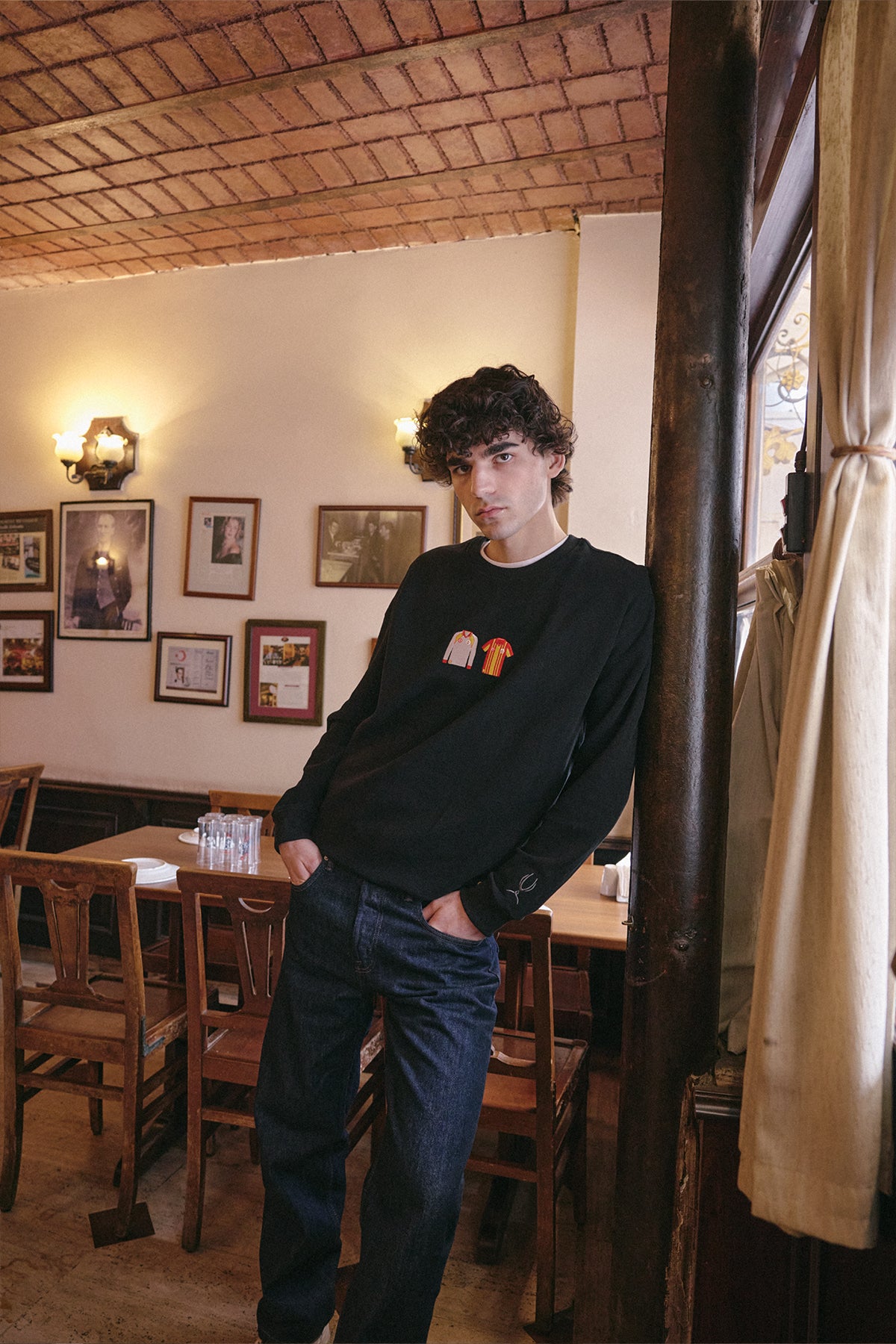 Retro Forma SuperSoft Sweatshirt - Siyah
