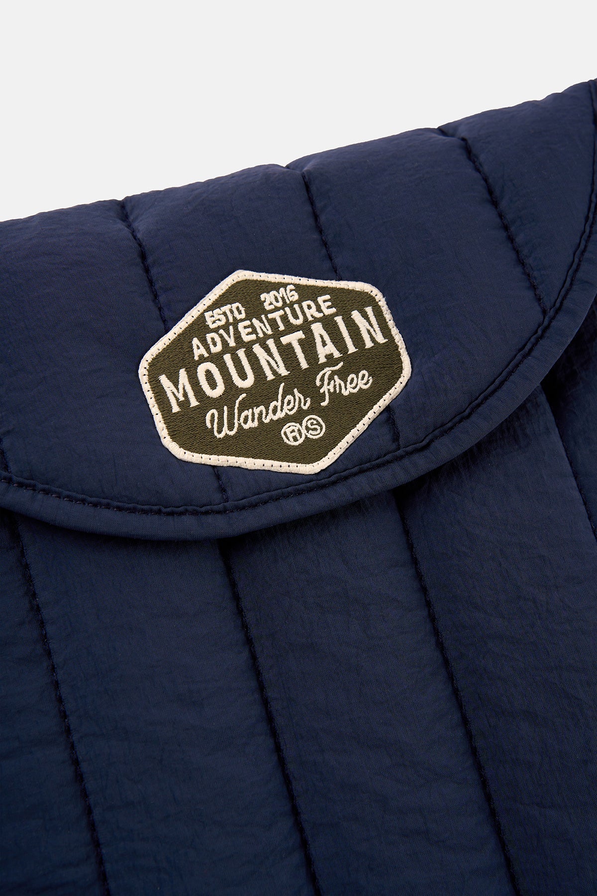 Mountain Wanderer Puffer Laptop Case - Lacivert