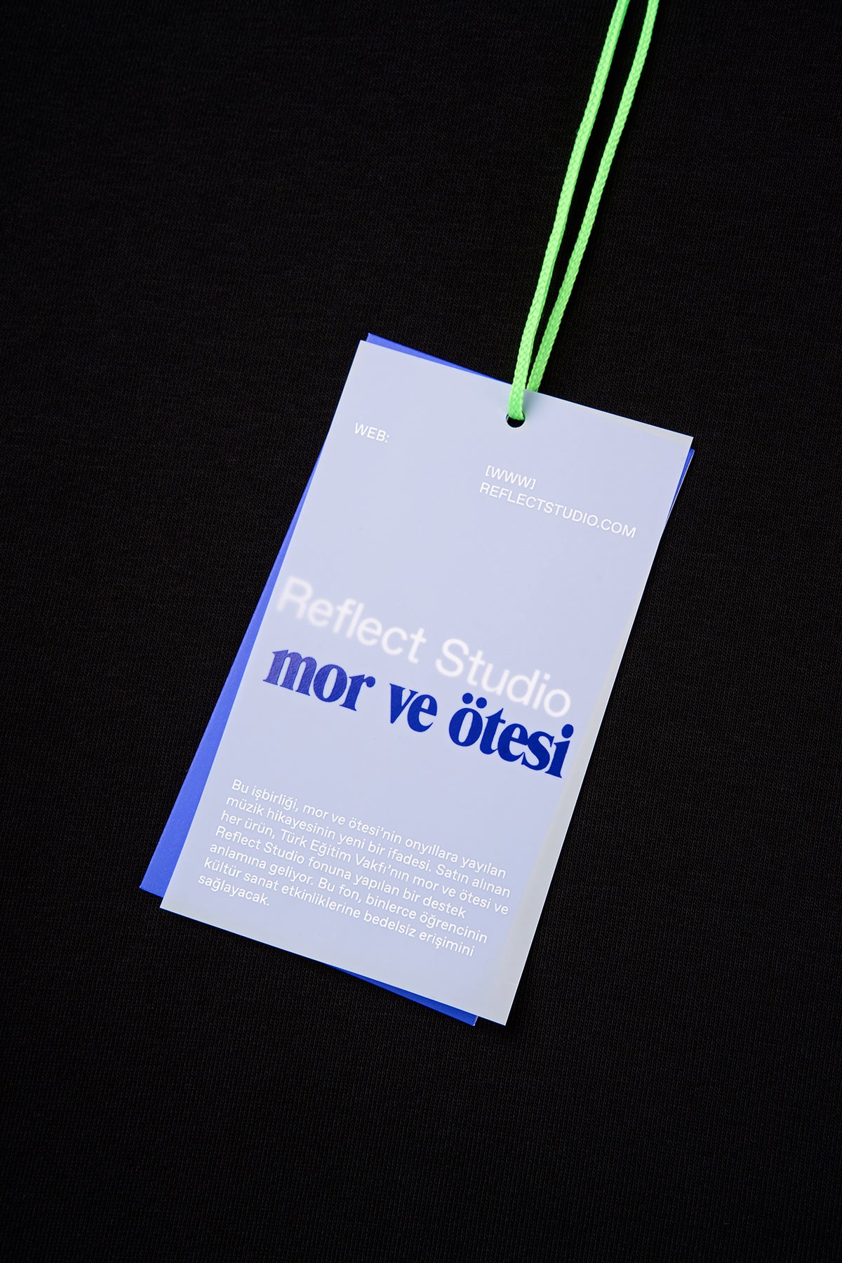 Dünya Yalan Söylüyor Soft Fleece Hoodie - Siyah