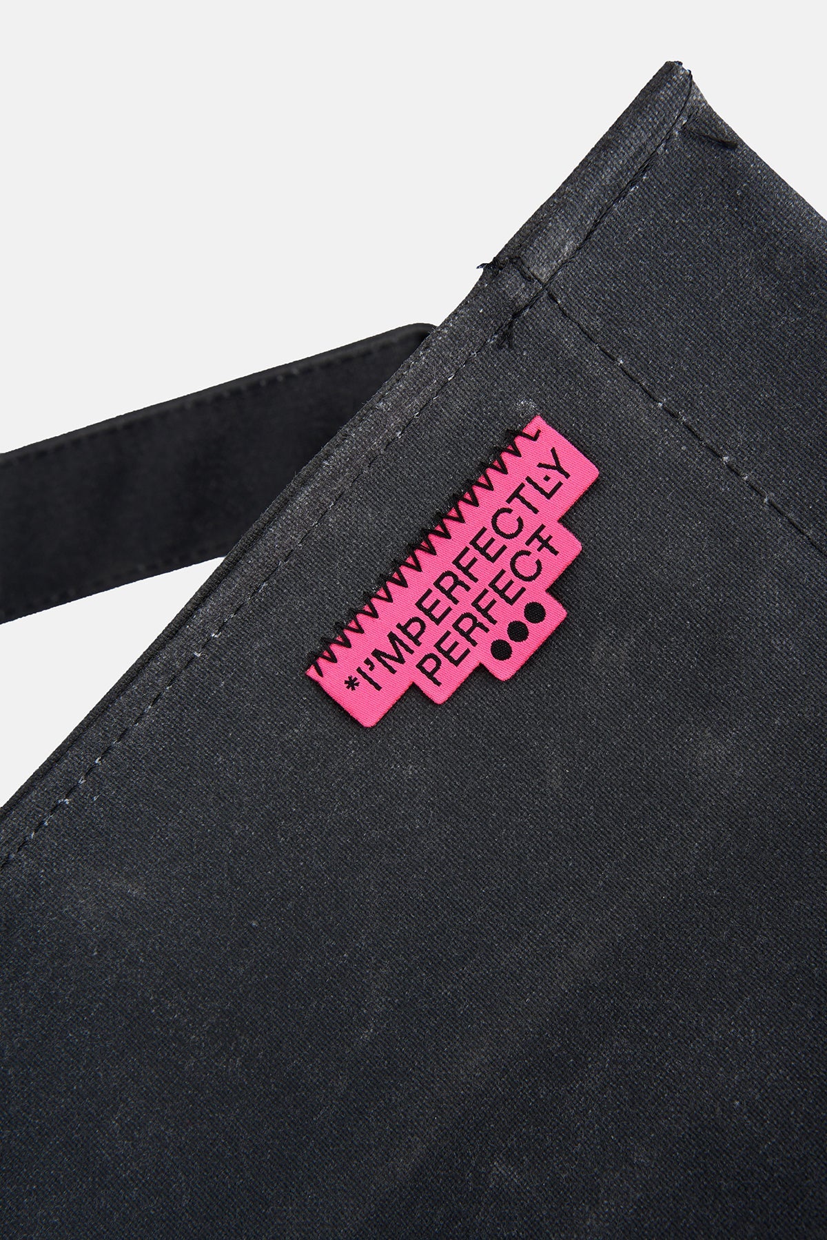 Imperfectly Perfect Midi Handy Çanta - Siyah