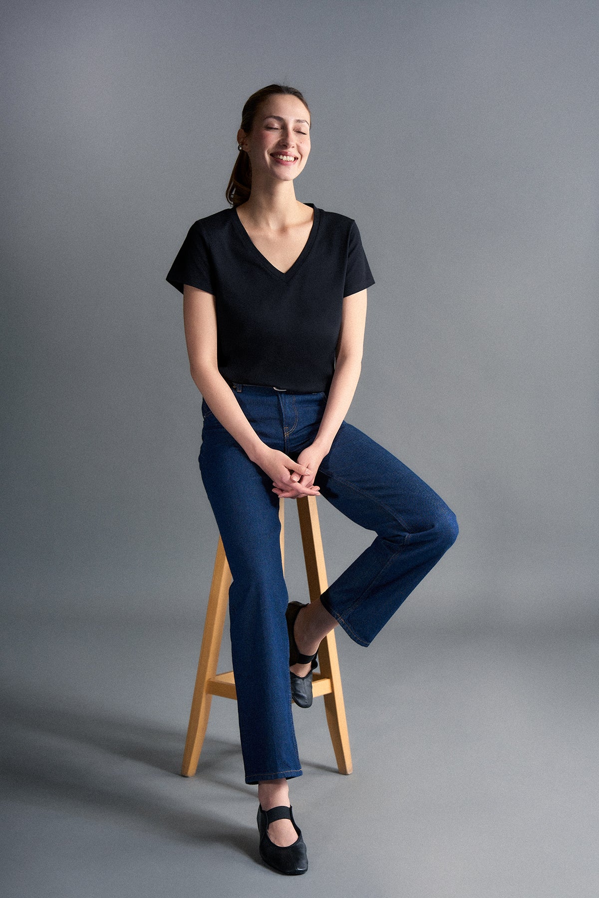 Basic V Yaka Modal Kadın T-shirt - Siyah