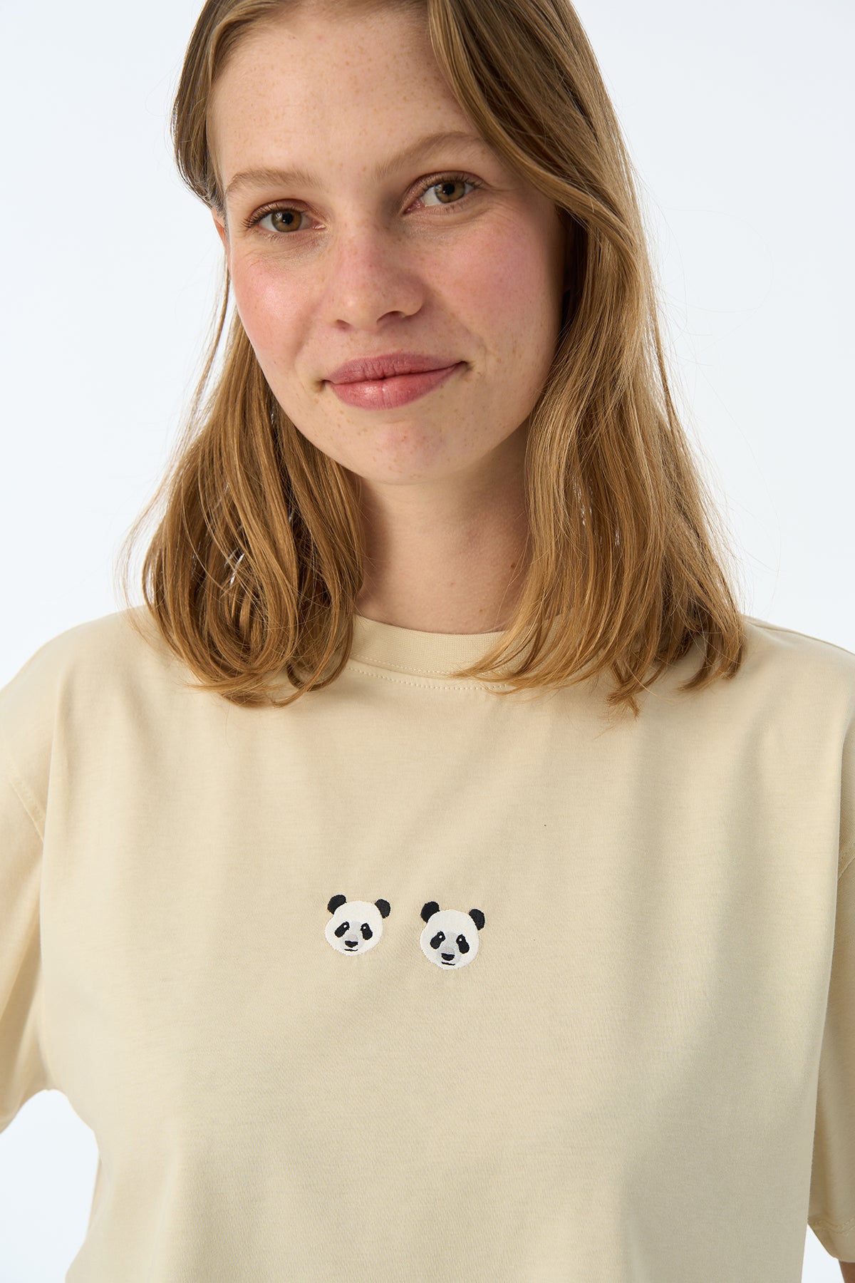 Chi & Chi Panda Lightweight Crop T-Shirt - Parşömen Bej